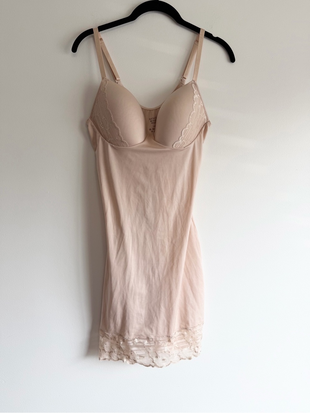 Assets by Spanx Size L Nude Built-In Bra Shaping Slip - Picture 2 of 7